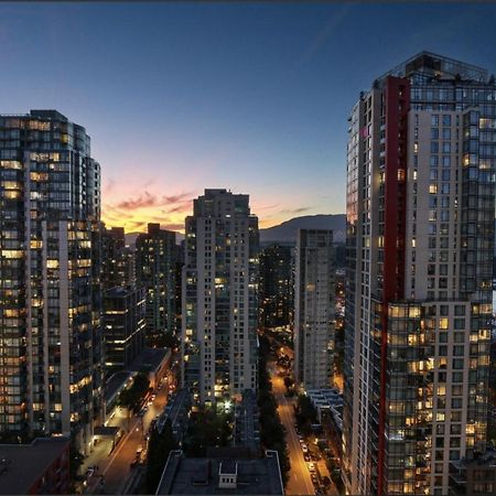 Robson & Granville Luxury Suite Vancouver Esterno foto