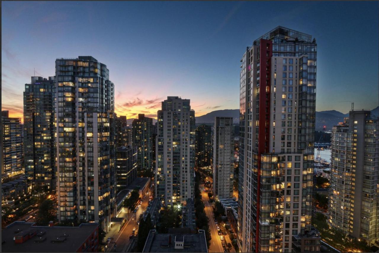 Robson & Granville Luxury Suite Vancouver Esterno foto