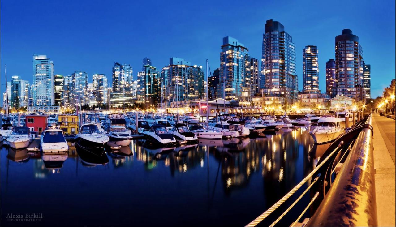 Robson & Granville Luxury Suite Vancouver Esterno foto